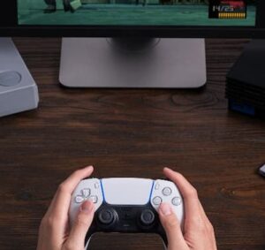 8BitDo tem periférico para jogar no PS1 e PS2 PS5