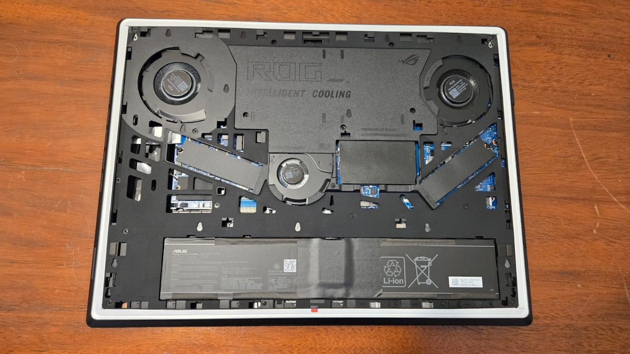 ROG Strix Scar 18 ROG Strix Scar 18 - parte para upgrades