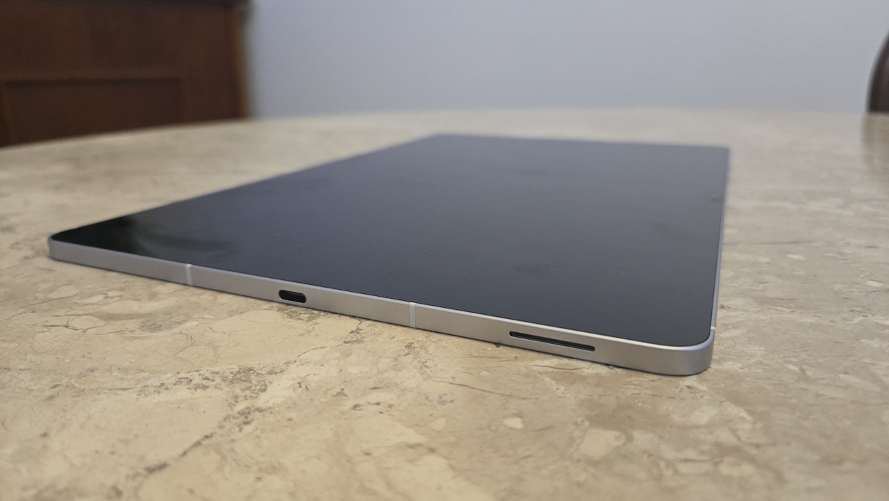 Galaxy Tab S10 FE+ Galaxy Tab S10 FE+ - design e acabamento